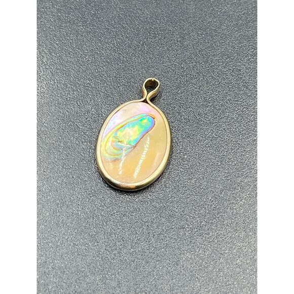 10k Yellow Gold Oval Bezel Setting Natural Abalone MOP Iridescent Pendant - Picture 5 of 9